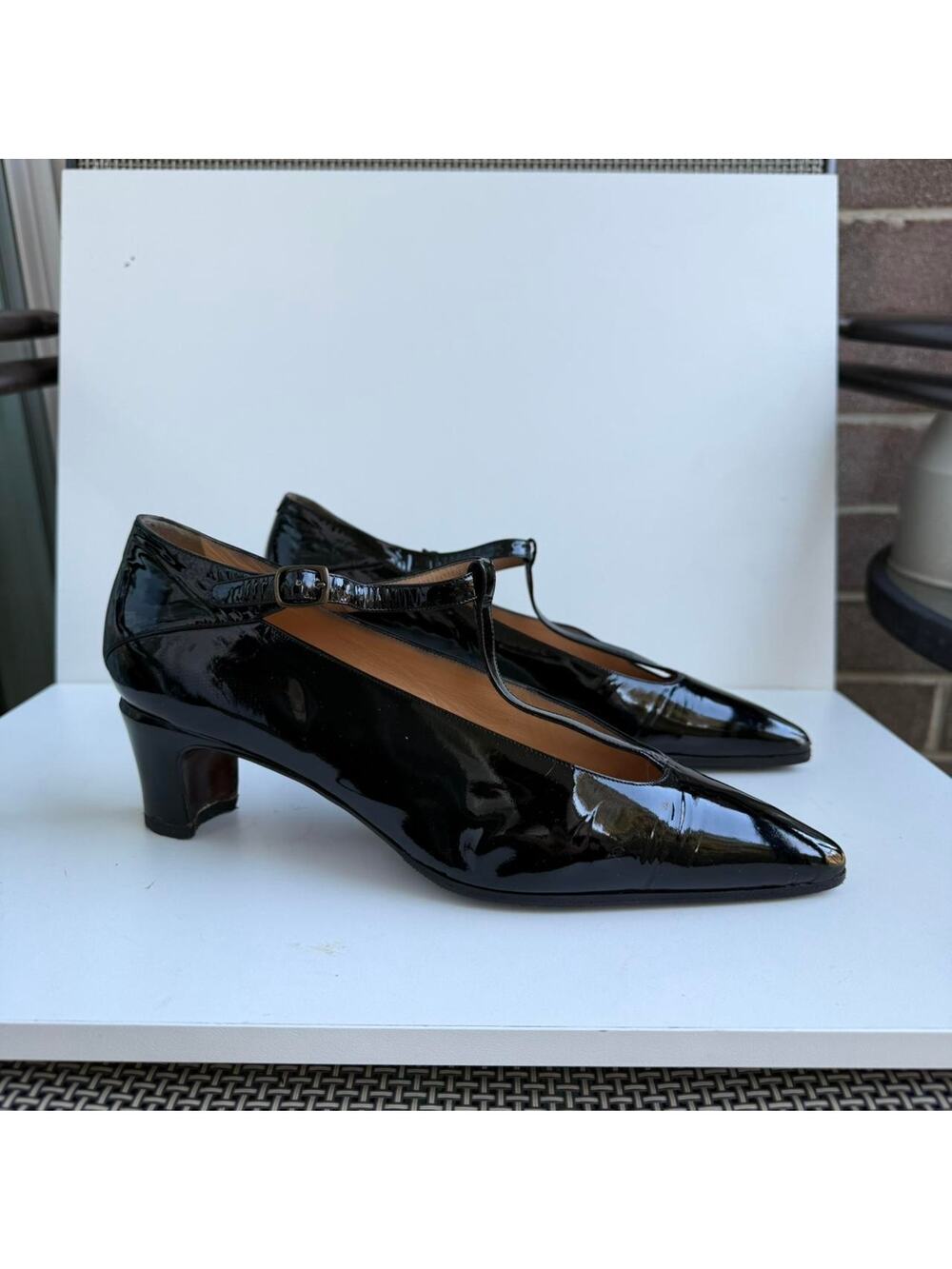 Vintage 80 does 20s black patent leather Mary Jane T strap